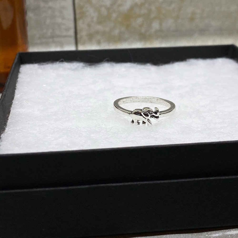 Elephant Ring 🐘 - Picture 2 of 3